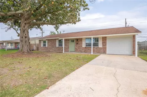 1212 Carrollwood Dr, Laplace, LA 70068