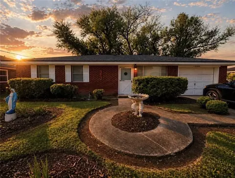 317 Magnolia Ave, Laplace, LA 70068
