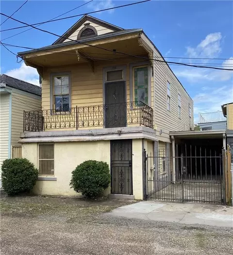 715 Harmony St, New Orleans, LA 70115