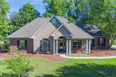 2075 White Myrtle Dr, Madisonville, LA 70447