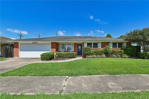 2608 Jean Lafitte Pkwy, Chalmette, LA 70043