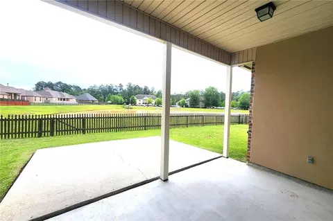 Exterior - 708 Rue Bourdeaux, Covington, LA 70433 photo 4 of 5