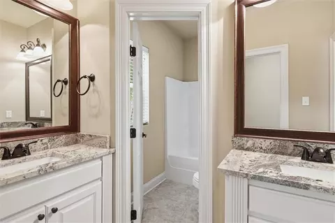 Bath - 708 Rue Bourdeaux, Covington, LA 70433 photo 2 of 3