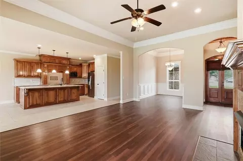 Living - 708 Rue Bourdeaux, Covington, LA 70433 photo 1 of 5