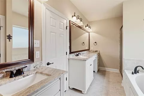 Bath - 708 Rue Bourdeaux, Covington, LA 70433 photo 1 of 3