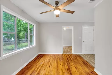 Living - 522 E 35th Ave, Covington, LA 70433 photo 2 of 3
