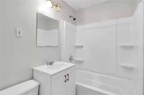 Bath - 522 E 35th Ave, Covington, LA 70433 photo 1 of 1