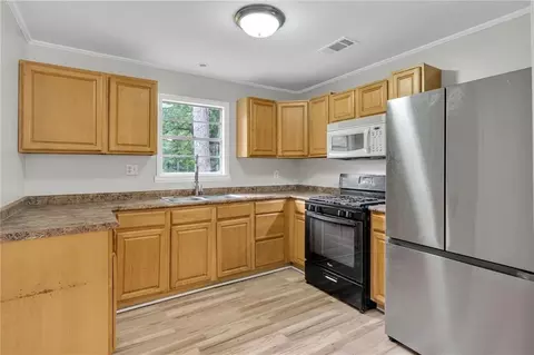 Kitchen - 522 E 35th Ave, Covington, LA 70433 photo 1 of 1