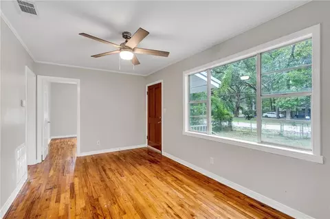 Living - 522 E 35th Ave, Covington, LA 70433 photo 1 of 3