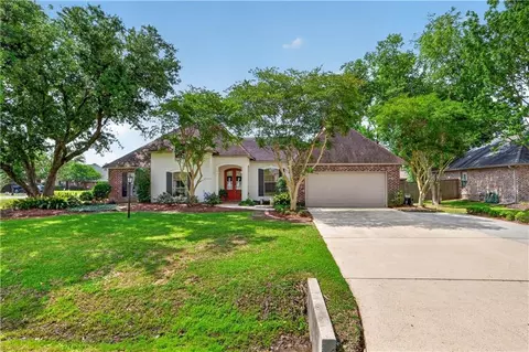 3200 Range Ct, Mandeville, LA 70448