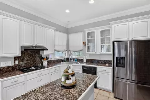 Kitchen - 3200 Range Ct, Mandeville, LA 70448 photo 4 of 5