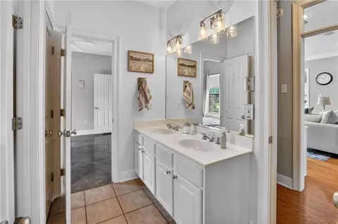 Bath - 3200 Range Ct, Mandeville, LA 70448 photo 2 of 3