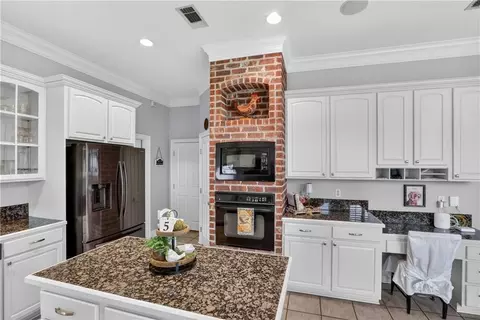 Kitchen - 3200 Range Ct, Mandeville, LA 70448 photo 3 of 5