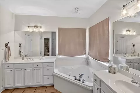 Bath - 3200 Range Ct, Mandeville, LA 70448 photo 1 of 3