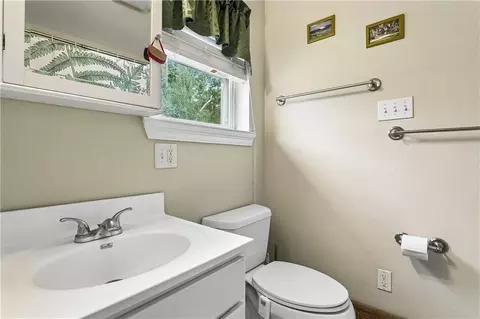 Bath - 453 Hickory Dr, Slidell, LA 70458 photo 1 of 2