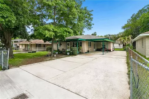 Exterior - 453 Hickory Dr, Slidell, LA 70458 photo 2 of 4