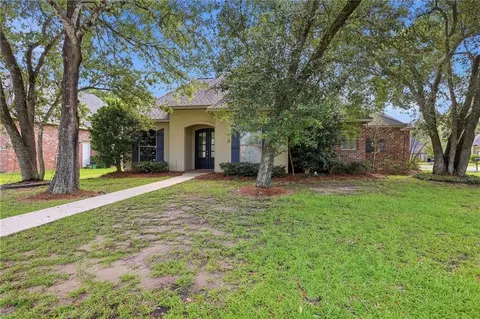 807 Sand Fox Run St, Madisonville, LA 70447