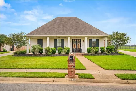 335 Links Dr, Alexandria, LA 71303
