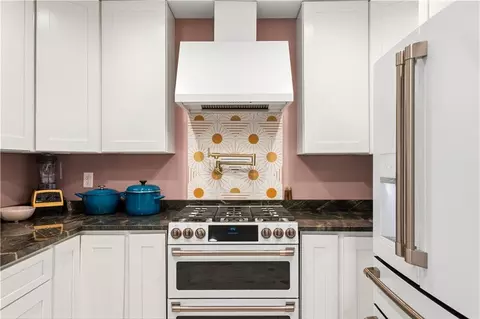 Kitchen - 1556 Tenth St, Slidell, LA 70458 photo 3 of 4