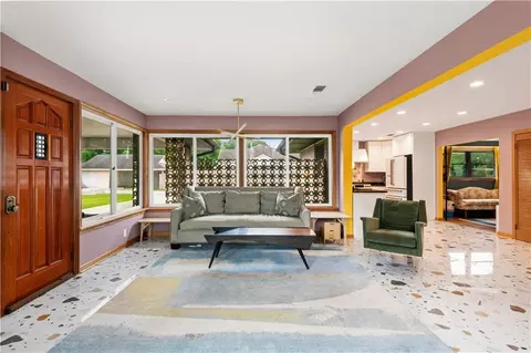 Living - 1556 Tenth St, Slidell, LA 70458 photo 2 of 2