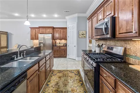 Kitchen - 263 S Orchard Ln, Covington, LA 70433 photo 4 of 4