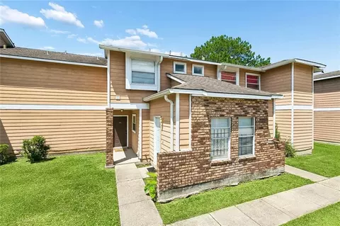 2425 Oxford Pl #136, Gretna, LA 70056