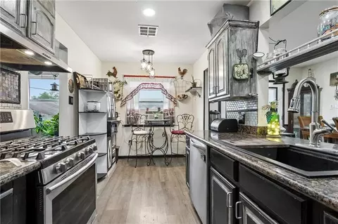 Kitchen - 8 Colgate Pl, Kenner, LA 70065 photo 1 of 2