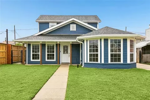 2804 Earl Dr, Meraux, LA 70075