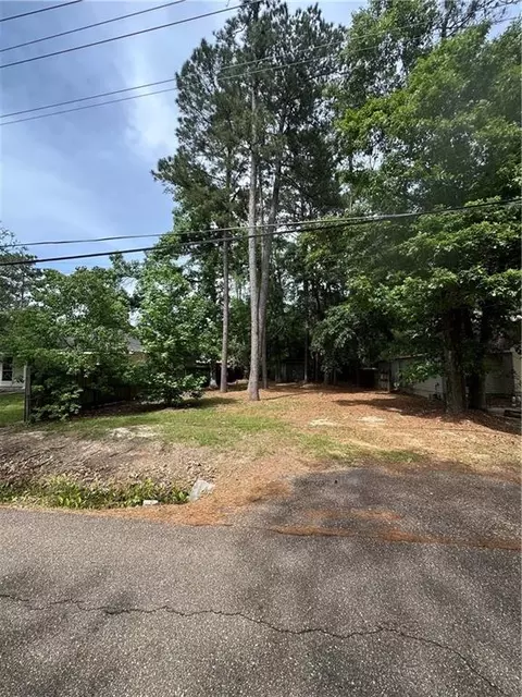 793 Chevreuil St, Mandeville, LA 70448