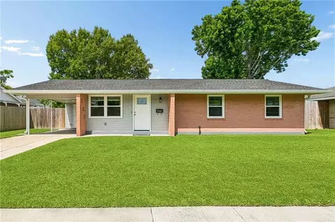 1711 River Oaks Dr, New Orleans, LA 70131