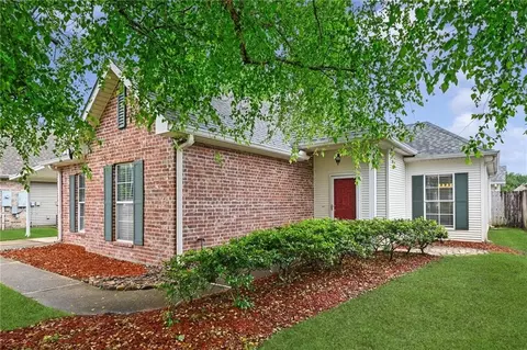 Exterior - 70015 7th St, Covington, LA 70433 photo 2 of 5