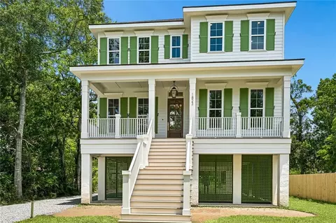 1823 Claiborne St, Mandeville, LA 70448