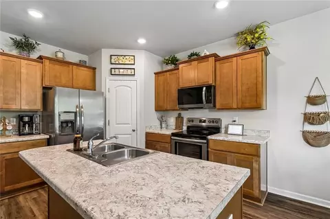 Kitchen - 47595 Cathy Ln, Robert, LA 70455 photo 3 of 3