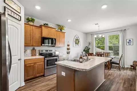 Kitchen - 47595 Cathy Ln, Robert, LA 70455 photo 2 of 3
