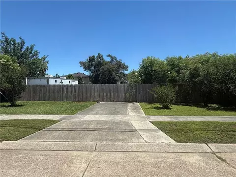 1113 Shirley Dr, Metairie, LA 70001