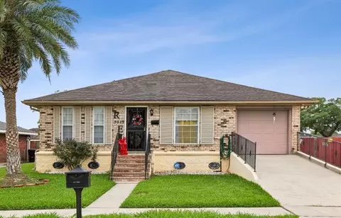 5043 Charmes Ct, New Orleans, LA 70129