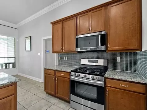 Kitchen - 2400 Cours Carson St, Mandeville, LA 70448 photo 3 of 5