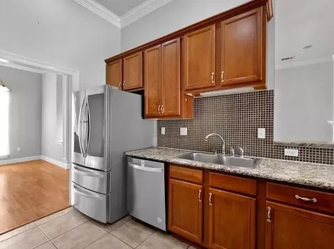Kitchen - 2400 Cours Carson St, Mandeville, LA 70448 photo 4 of 5