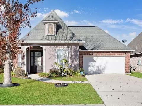 2400 Cours Carson St, Mandeville, LA 70448