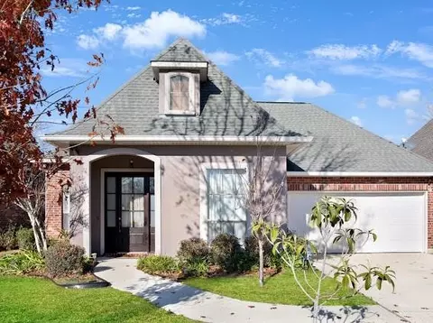 Exterior - 2400 Cours Carson St, Mandeville, LA 70448 photo 3 of 5