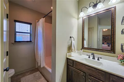 Bath - 443 Clayton Ct, Slidell, LA 70461 photo 3 of 4