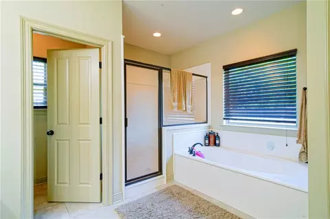 Bath - 443 Clayton Ct, Slidell, LA 70461 photo 2 of 4