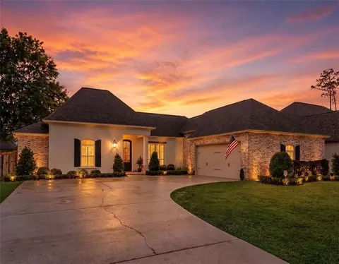 616 Chateau Andelot Dr, Mandeville, LA 70471
