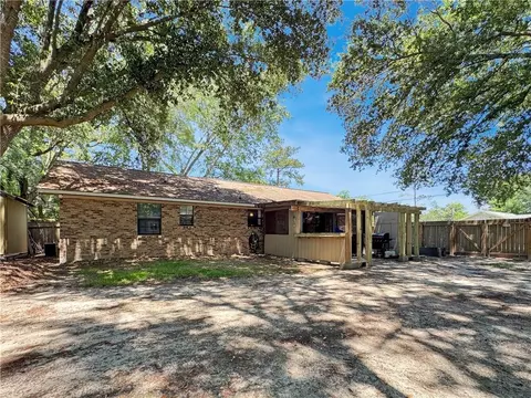 Exterior - 2501 Jay St, Slidell, LA 70460 photo 3 of 9
