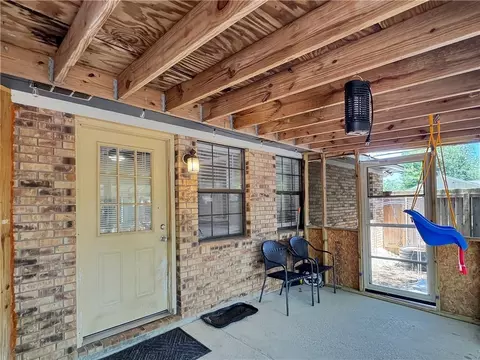 Exterior - 2501 Jay St, Slidell, LA 70460 photo 2 of 9