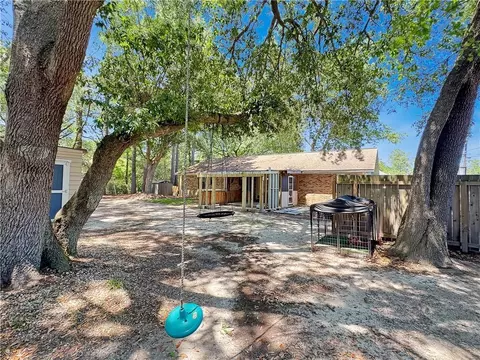 Exterior - 2501 Jay St, Slidell, LA 70460 photo 6 of 9
