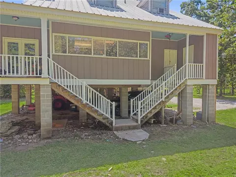 Exterior - 13221 Boyd Rd, Covington, LA 70435 photo 13 of 16