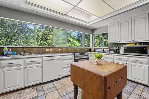 Kitchen - 13221 Boyd Rd, Covington, LA 70435 photo 1 of 2