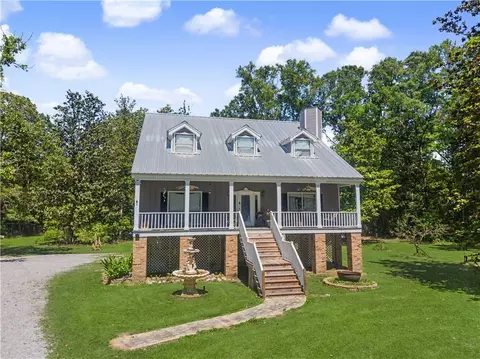 Exterior - 13221 Boyd Rd, Covington, LA 70435 photo 2 of 16
