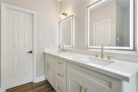 Bath - 2170 Second St, Mandeville, LA 70471 photo 1 of 3